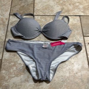 SZ XL bottom and SZ D/DD top